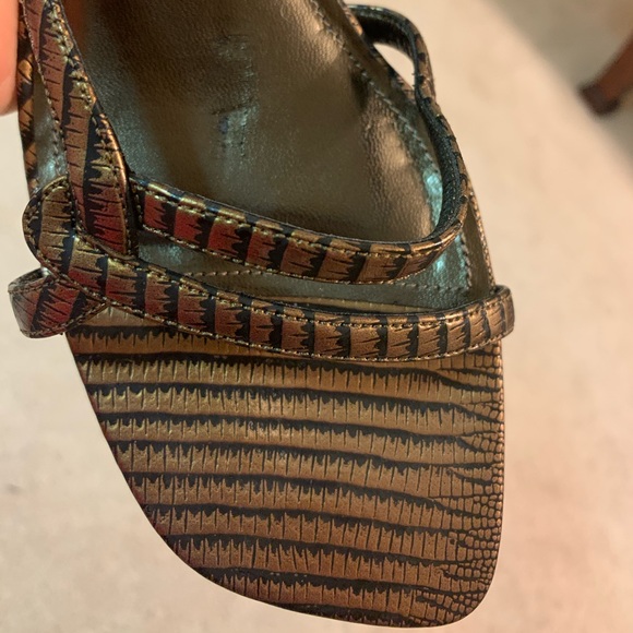 Casino Bronze Lifestride Heels, Never Worn, 8.5 - Picture 4 of 5